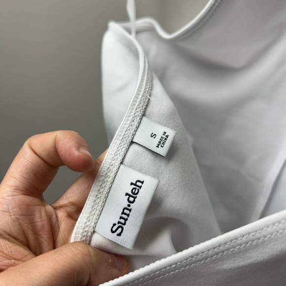 Sun•Deh Aritzia White Cropped Halter Top - Picture 4 of 4